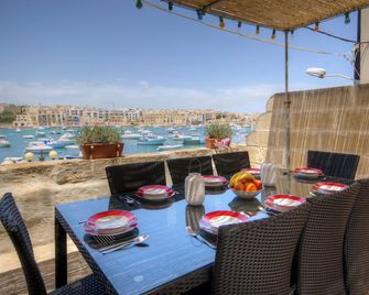 Charming 1-bedroom house with AC, WiFi in beautiful Birzebbugia - Birżebbuġa - Balkon