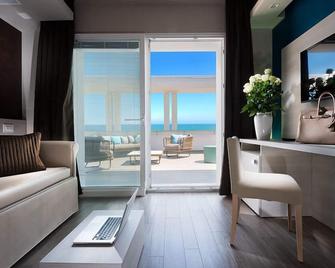 Hotel Ambasciatori - Riccione - Stue