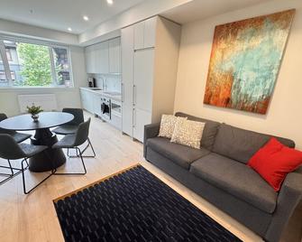 Red Mountain Suite - Rossland - Living room
