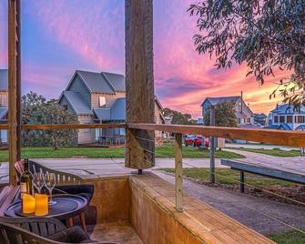 Triggerplant 1 - Dinner Plain - Balcón