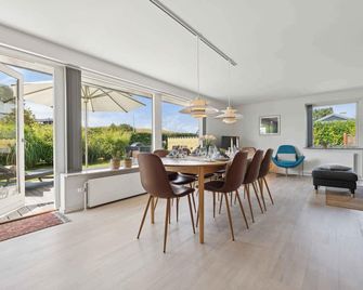Holiday Home In South Funen Near Beach - Faaborg - Їдальня