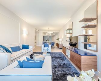 Luxury Blue River by Mmega - Florence - Huiskamer