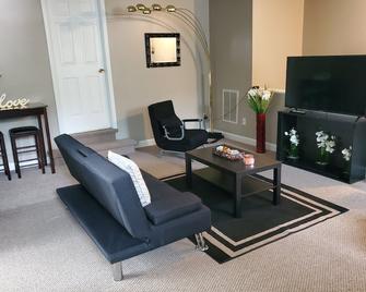 The Majestic Suite off Brickyard - Columbia - Sala de estar