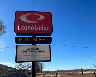 Econo Lodge Tucumcari Route 66 - Tucumcari - Building