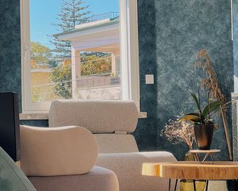 Luna House & Cowork - קאסקאיס - סלון