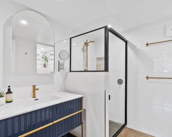 Cooee Bay Beach House - Yeppoon - Bathroom
