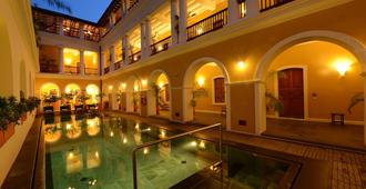 Palais De Mahe - Cgh Earth - Pondicherry - Pool
