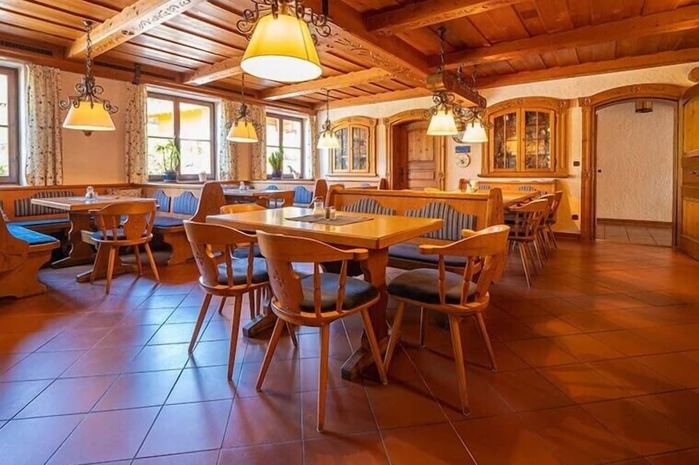 جاستهوف تزور ألتين بوست