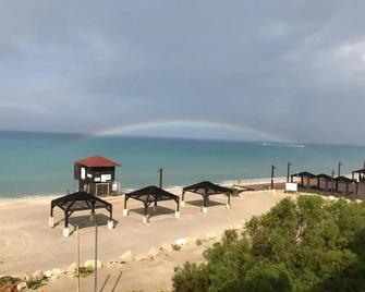 Luminous Sea - Haifa - Strand