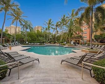 Aventura Pool Gym Balcony 7min Aventura - Aventura - Piscina