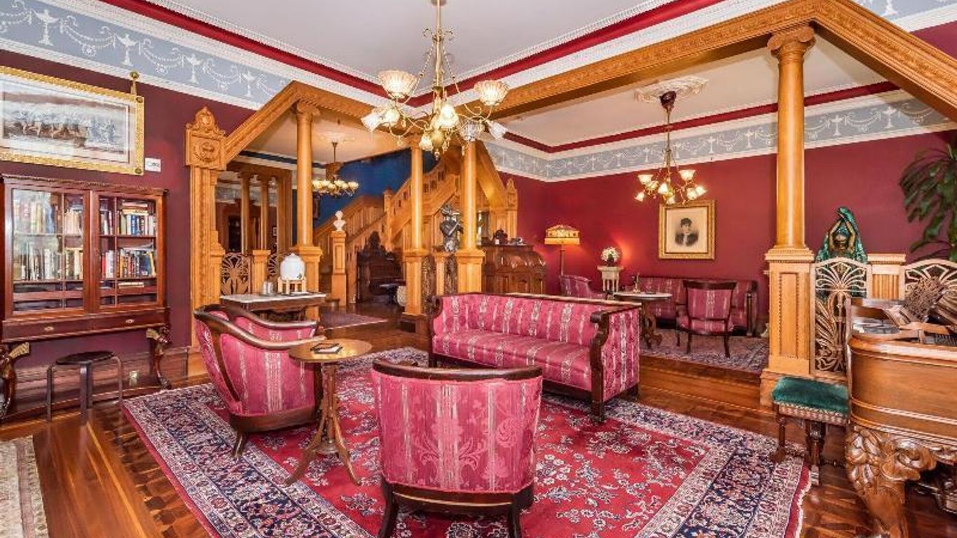 Chateau Tivoli Bed and Breakfast