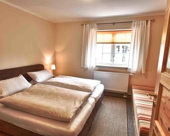 Haus Stoertebeker Appartements - Hotel Garni, Seebad Lubmin - Lubmin - Schlafzimmer