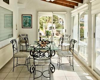 Villa with private pool in Moraira - Moraira - Eetruimte