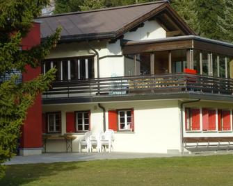 Erlebacherhus - Vaz/Obervaz - Edificio