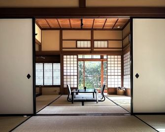 Exp. Co-Onsen - Atami - Salle à manger