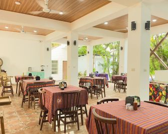 Hotel Rancho Argueta - San Luis Talpa - Restaurante