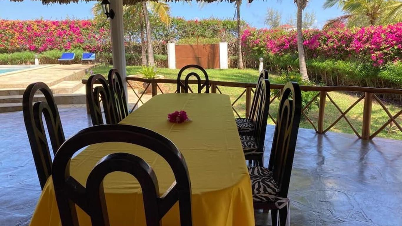Queen K Cottages Watamu At Chrystal Homes