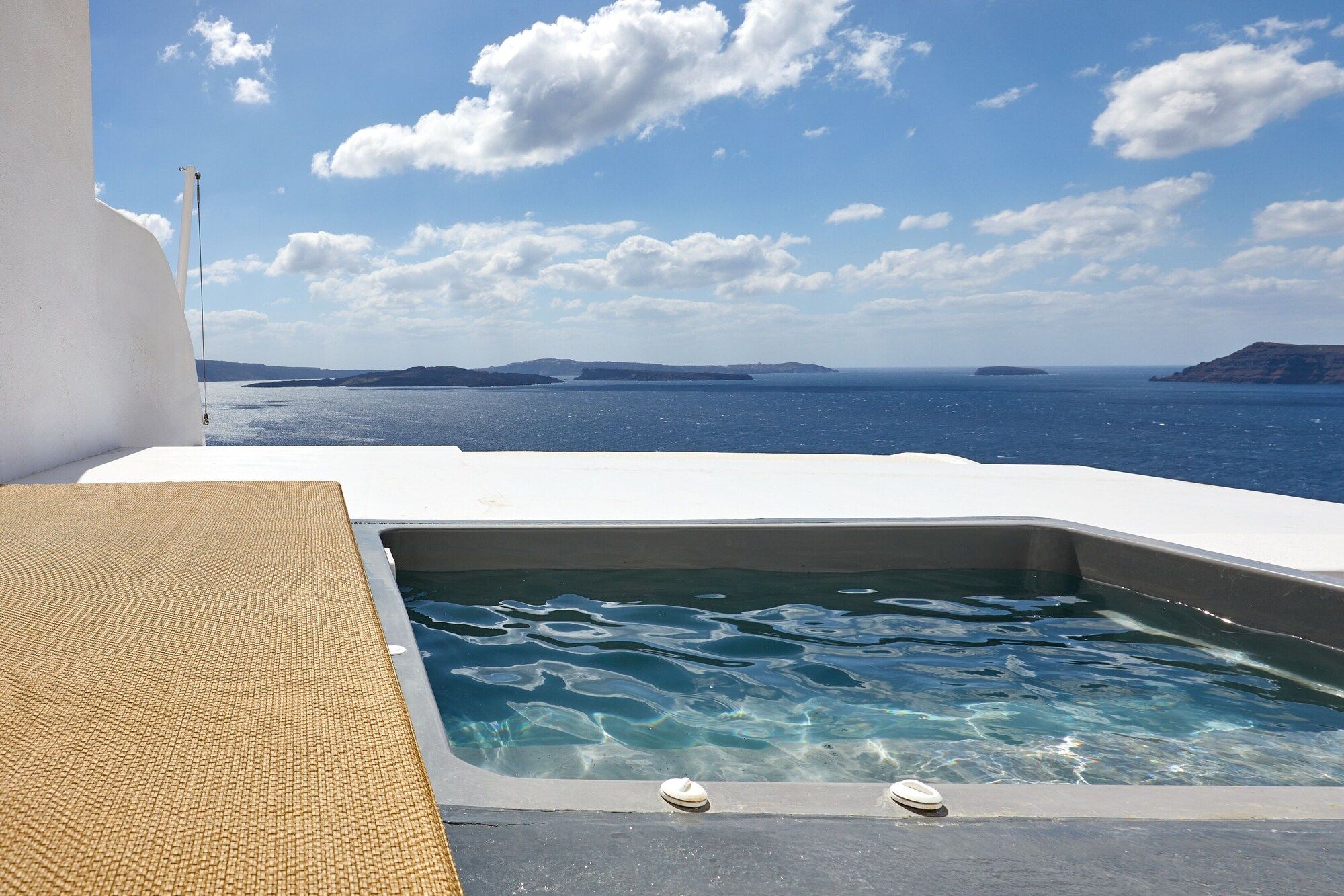 ألور بريز سويتس - أويا - حوض السباحة