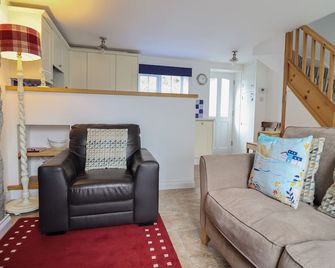 Ty Bach Twt, With A Garden In Conwy - Conwy - Salon