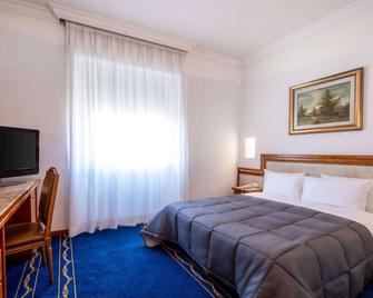 Quality Hotel Nova Domus - Rome - Bedroom