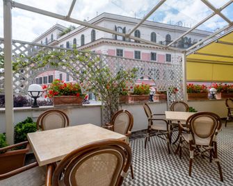 فندق Quality Nova Domus - روما - شرفة مرصوفة