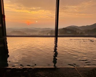 Wonju Wj Hotel Full House - Wonju - Vista del exterior
