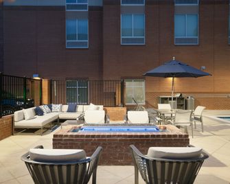 Hampton Inn by Hilton Greer Greenville - Greer - Innenhof