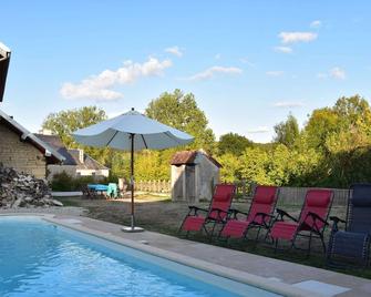 Holiday home with private heated pool - Laignes - Piscina