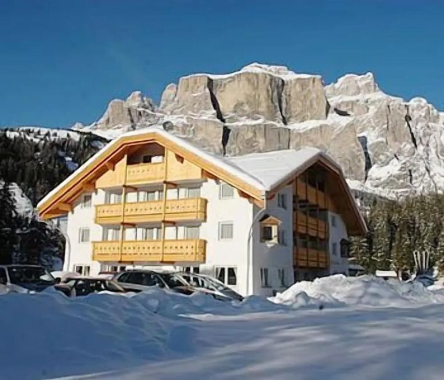 Wellness Hotel Lupo Bianco - קאנאזיי - בניין