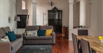 CC Guest House - Ao Mercado - Ponta Delgada - Living room