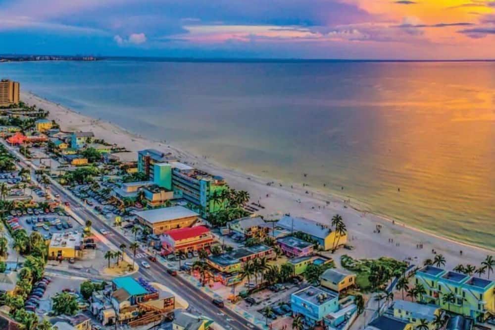 Escape With Everything in your Favor - فورت ميرس - شاطئ