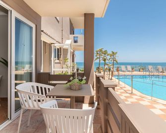 Girogaili - Stalos - Parveke