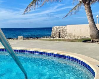 Fabulous one bedroom in West Bay - West Bay - Piscine