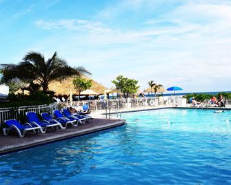 Ocean Manor 1 Master En-Suite Bedroom And 1 Bedroom - פורט לודרדייל - בריכה