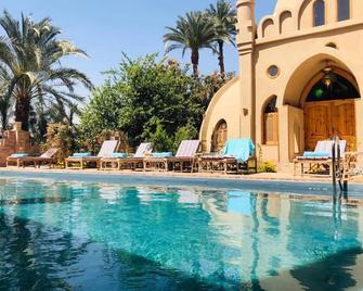 Embrace Hotel - Luxor - Pool