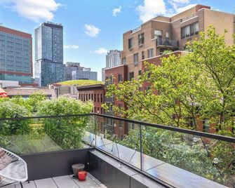 Belmont by Rove Travel | Apt w/ Shared Amenities - Brooklyn - Balcón