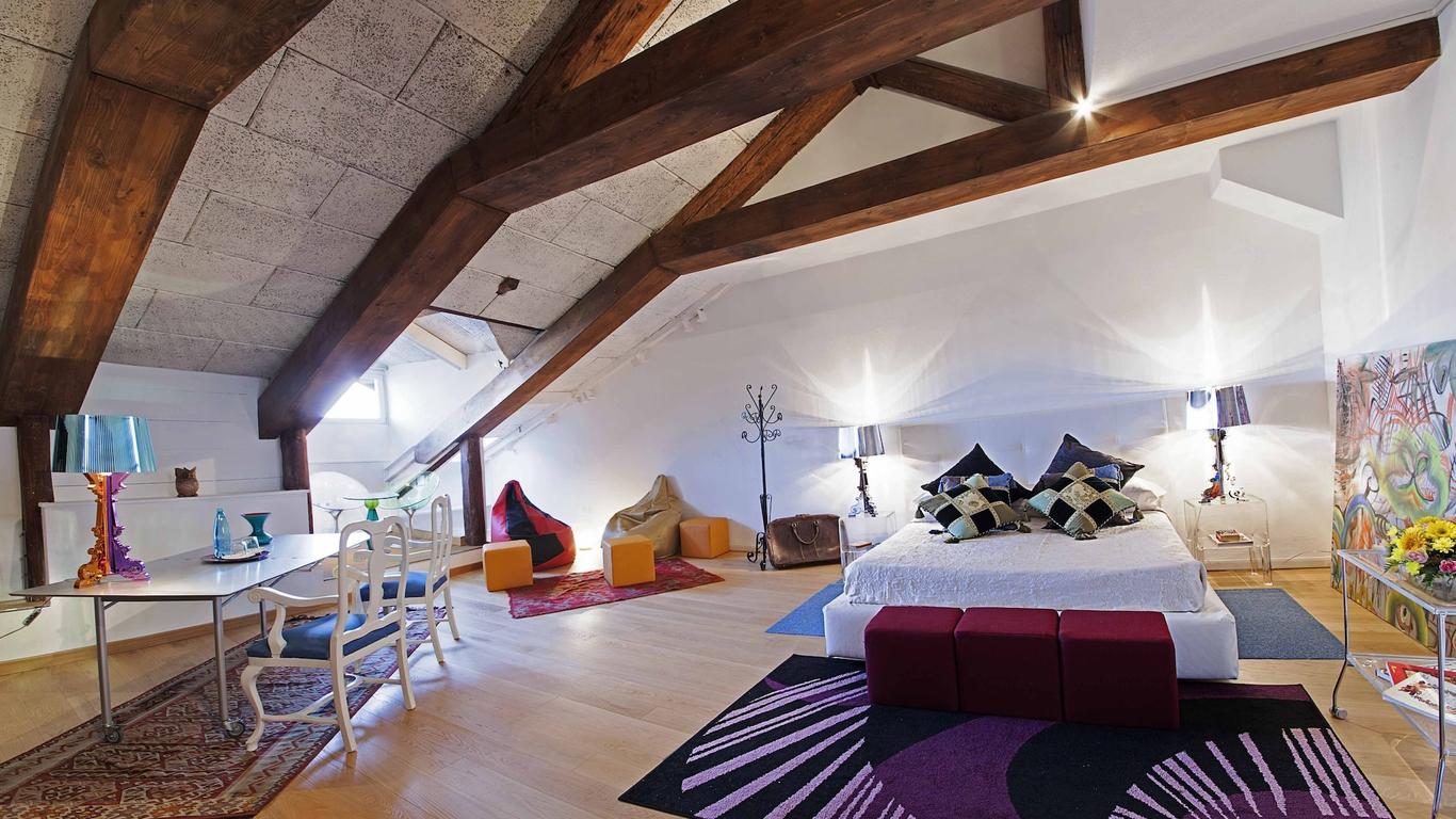 Palazzetto Pisani Grand Canal