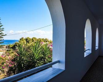 United blue Resorts - White Sand - Karteros - Balcony