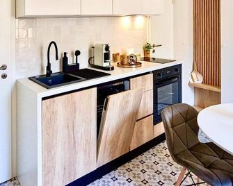 Tampa View Studio - Braşov - Küche