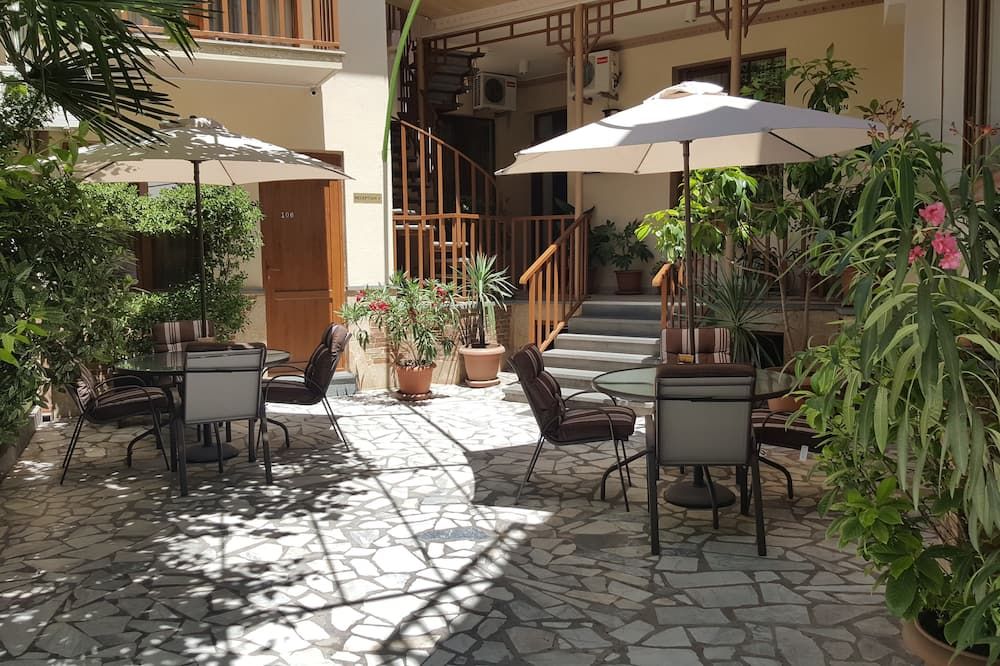 Danisimo Hotel - טביליסי - פטיו