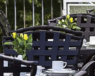 Hotel Blutenburg - München - Binnenhof