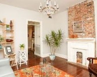 Balcony Guest House - New Orleans