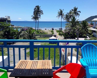 Blue Coco Baler Beach House - Baler - Balcony