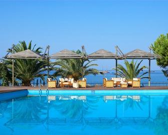 Kamari Beach Hotel - Thasos Town - Uima-allas
