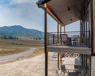 New 3-bedroom in delightful Lava Hot Springs. Bottom unit. - Lava Hot Springs - Balcony