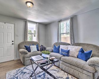 Cozy Livingston House w/ Fenced Yard + Patio! - Livingston - Sala de estar