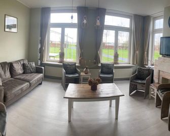 Pet-Friendly Farmhouse - Eede - Sala de estar