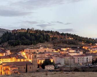 Parador De Soria - Soria - Außenansicht