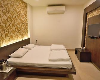 Hotel Alankar Palace - Bhopal - Bedroom