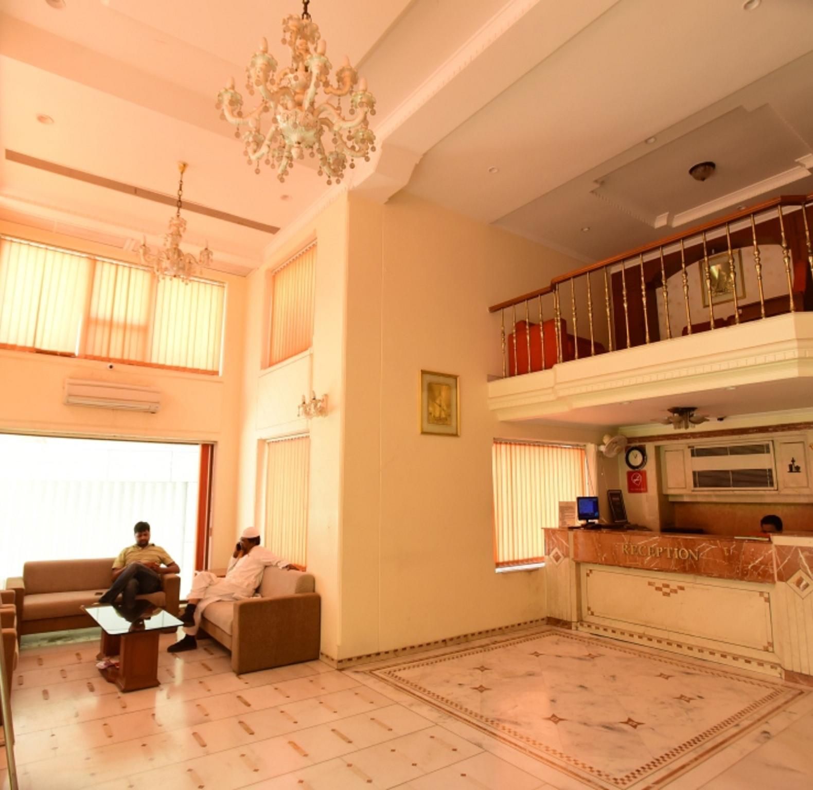 Aditi Vadodara By Wb Hotels - ואדודרה - דלפק קבלה